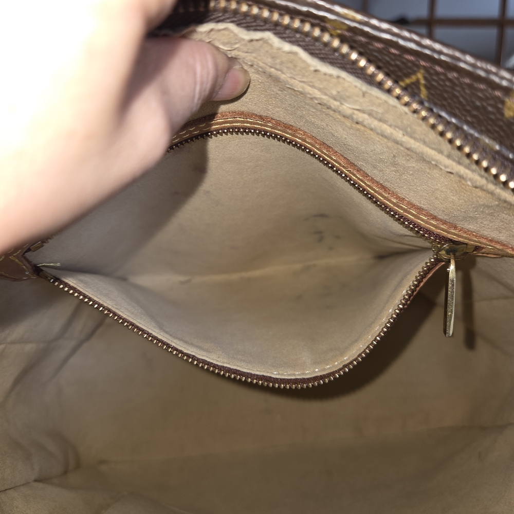 Authentic Louis Vuitton Monogram Looping Shoulder Bag - Picture 12 of 13
